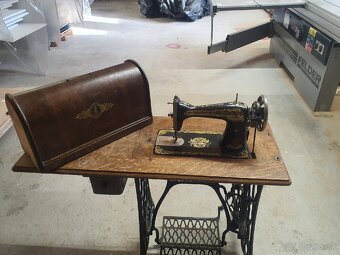 Predám šijací stroj Singer - 2