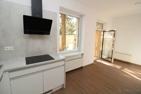 BRANDreal – 3 izbový byt v centre na Námestí SNP, 95 m² + 32 - 2