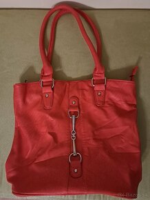 červená kabelka - 2