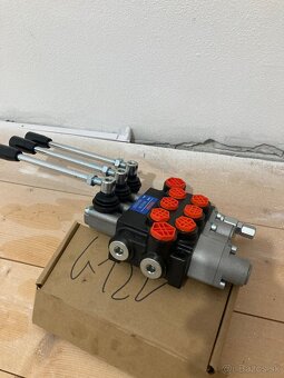 Hydraulický rozvadzač, 3 sekcie 1- plavajuca - 2
