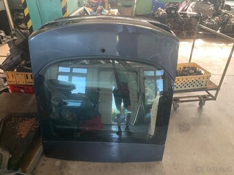 Predam zadne dvere kufra ford mondeo mk4 hatchback - 2