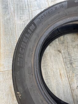 205/60 R16 letne pneu michelin a kumho rv2021 - 2