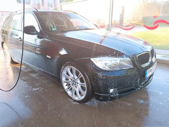 BMW E91 318d. Som 2. majiteľ, auto mám 8 rokov. - 2