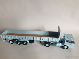 Tatra 813 1:43 - 2