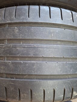 245/40R17 - 2