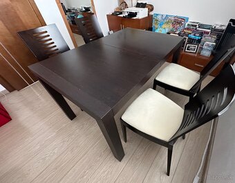 Jedálenský set, stol a 4 stolicky - 2