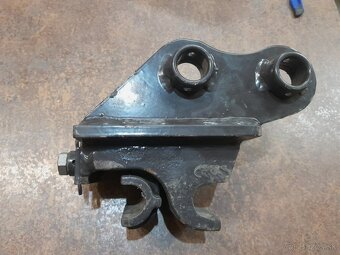 Predám mechanicky rychloupinak na minibager 0,8-1,2 t - 2