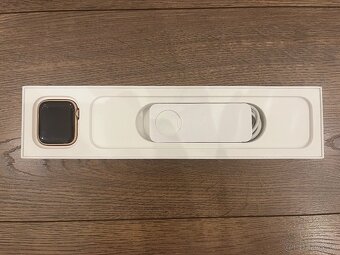 Apple Watch SE Gold 44mm 1st generation - 2