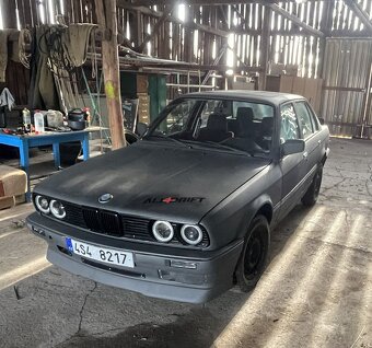 BMW E30 316i (1985) + BMW E30 318i (1988) projekt / renovace - 2