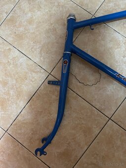 Favorit F8 pekný rám - 2