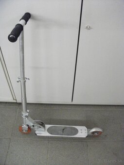 Predám detskú-hlinikovú kolobežku. - 2