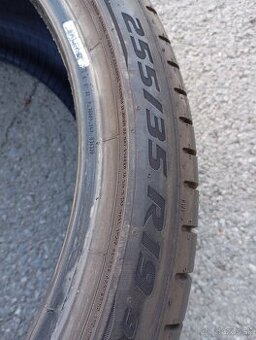 255/35 R19 Pirelli PZero letne - 2