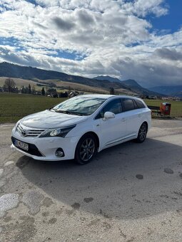 Toyota Avensis 2013 - 2