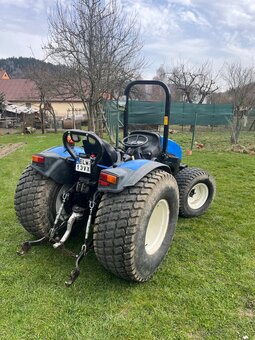 Kompaktný traktor new Holland - 2