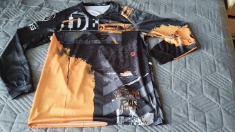 Sportove tricka velkost M - 2