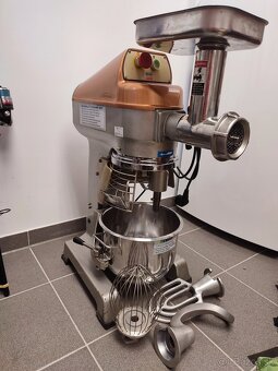 Kuchynský robot RM 100 - 2