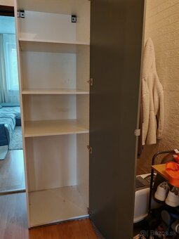 Predám skriňu 60x60 - 2