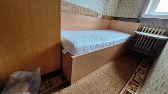 Predám jednolôžkovú posteľ aj s matracom. - 2