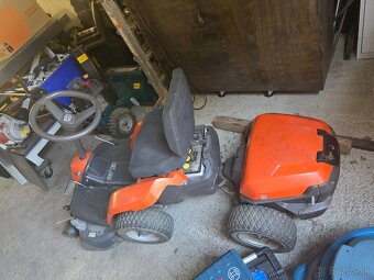 HUSQVARNA R 112iC traktor - 2