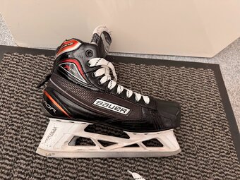 BRANKÁŘSKÉ BRUSLE BAUER VAPOR X700, vel. 40,5/6 EE - 2