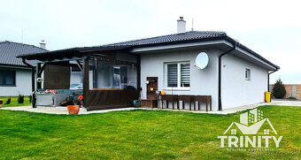 Na predaj nádherný 3-izbový dom so zastrešenou terasou v obc - 2