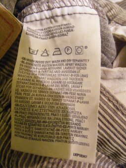 Pánske kordové džínsy a dámske džínsy Levi's - 2