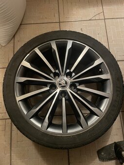 Skoda trinity 5x112 r18 - znížená cana - 2