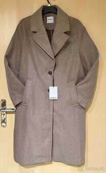Novy damsky kabat Bershka - 2
