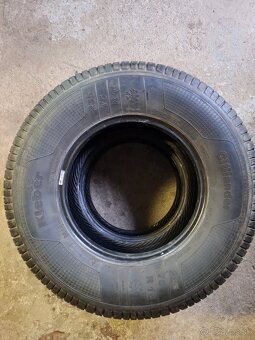 235/75R15 - 2