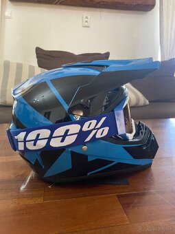 Motocrossová prilba - 2