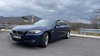 BMW F11 530XD - TIEFSEEBLAU METALLIC (A76) Bradatá Garáž - 2