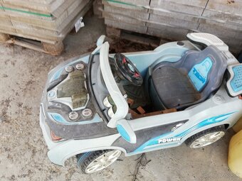 Predám detské elektrické autíčko, třeba vymeniť baterku - 2