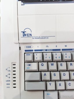 Predám elektrický písací stroj - 2