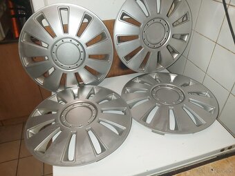 Dve sady puklice 15'' a sada 4ks puklice 13'' - 2