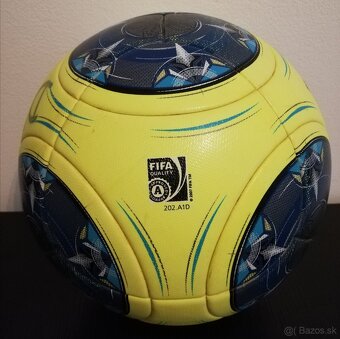 Predam futbalove lopty Adidas OMB / Pro - 2