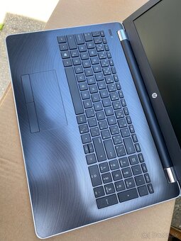 HP 15 AMD A9-9420,15,6” 8GBDDR4,Radeon R5,120GBSSD - 2