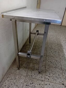 Nerezový stôl - 2