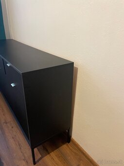 Cierna komoda - 2