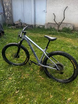Predám horský bicykel Trek Roscoe 8 (2019) - 2