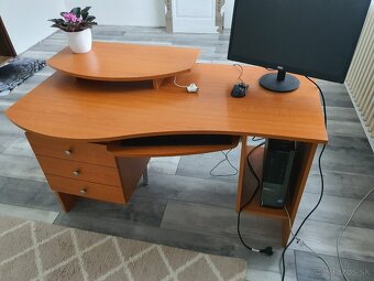 Predam PC stolik - 2