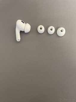 Sllúchadlo pre Apple AirPods Pro 2nd Gen - Ľavé - 2