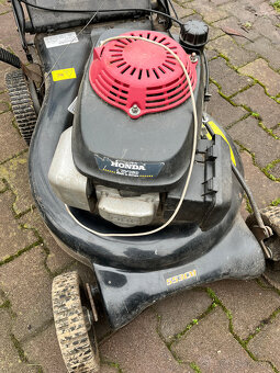 Benzínová kosačka s motorom HONDA GCV160 - 2