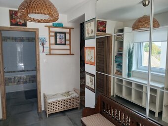 Prenajmem velky 130m2 byt so zahradkou v dvojdome Marianka - 2