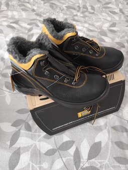 bezpecnostna pracovna obuv - 2