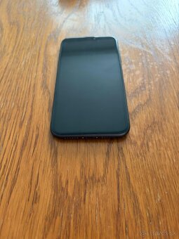 iPhone 11 64GB Black – Top stav - 2