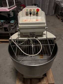 C.P. Machinery 300 – Priemyselná miesička - 2