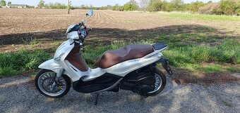 Piaggio Beverly - 2