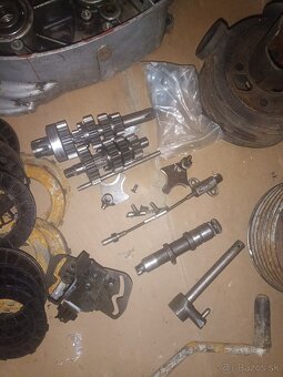 Predám motor na jawu 250 353 - 2