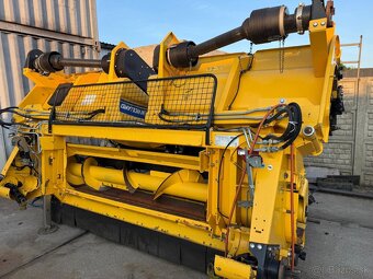 Kukuřičný adaptér 8 řádků, sklopný. 8x75 rok výroby 2021 - 2