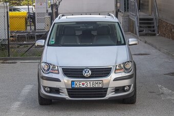 Volkswagen Touran Cross 2.0 TDI Webasto 7 miestne - 2